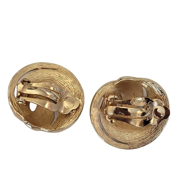 Trifari Crown Over T Gold Tone White Enamel Swirl Clip On Earrings, Signed K348 - Picture 6 of 9